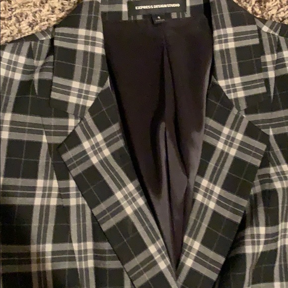 Express size 4 black plaid short blazer - Picture 3 of 3